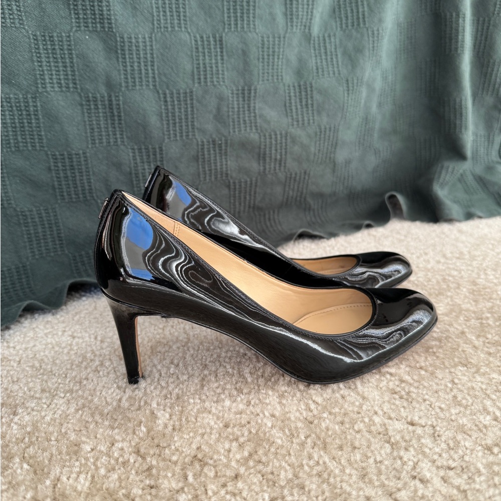 COACH Devon Classic Black Patent Leather Pumps Size 7